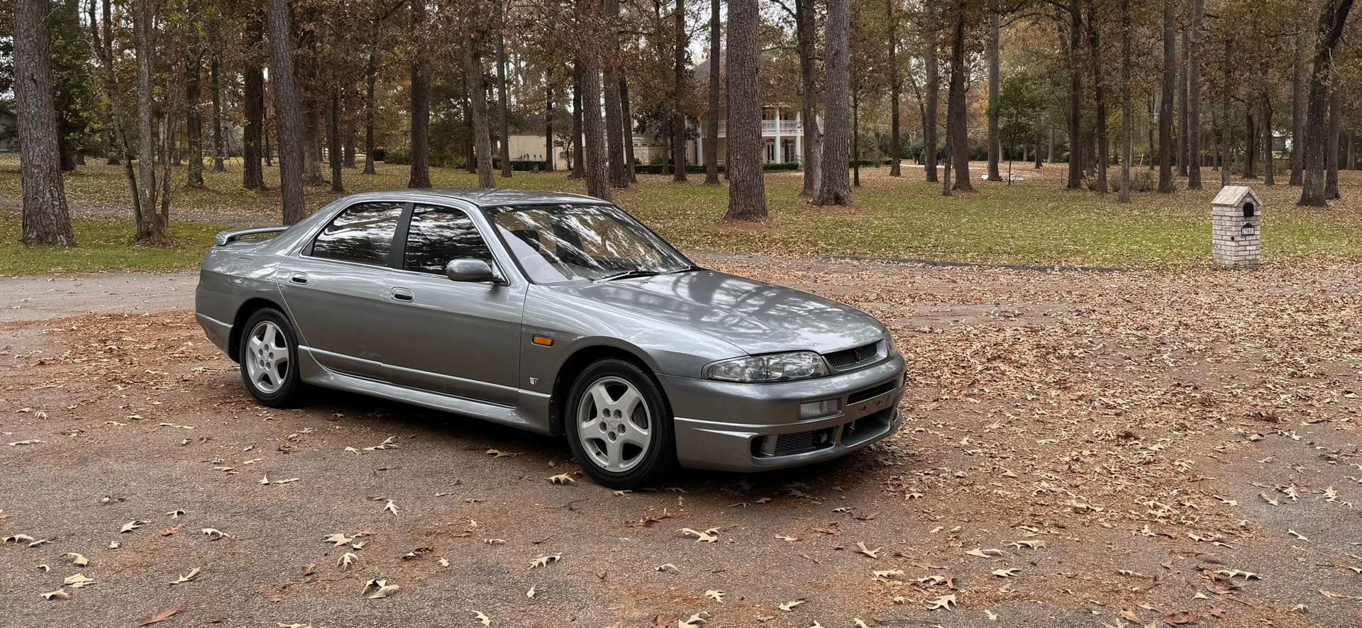 NISSAN　SKYLINE　GT-R (R33) Discover the Power of Nissan Skyline R33 Today | ZervTek